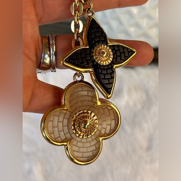 Flower Mosaic Blue Key Ring/Bag Charm - Picture 8 of 16